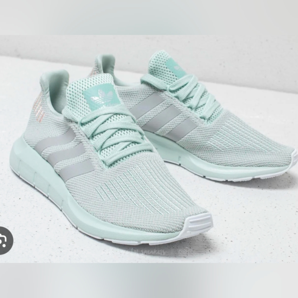 Adidas Swift Run womens